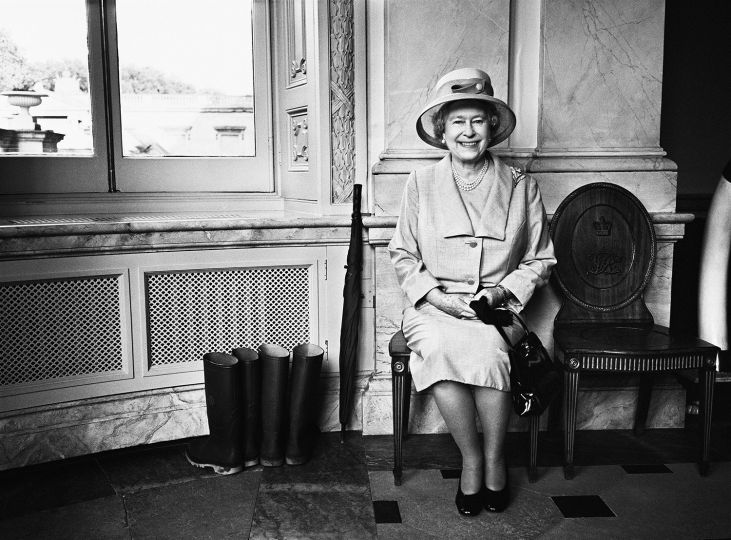 HM The Queen, Wellington Boots, Buckingham Palace, London 2001 © Bryan Adams – Courtesy Gericke + Paffrath Gallery