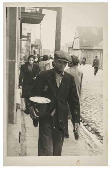 Untitled from Litzmann (Lodz) Ghetto © Henryk Ross (Polish, 1910–1991) 1940–1945 Photograph, gelatin silver print *Gift of Howard Greenberg in honor of Jacques Preis *Courtesy, Museum of Fine Arts, Boston