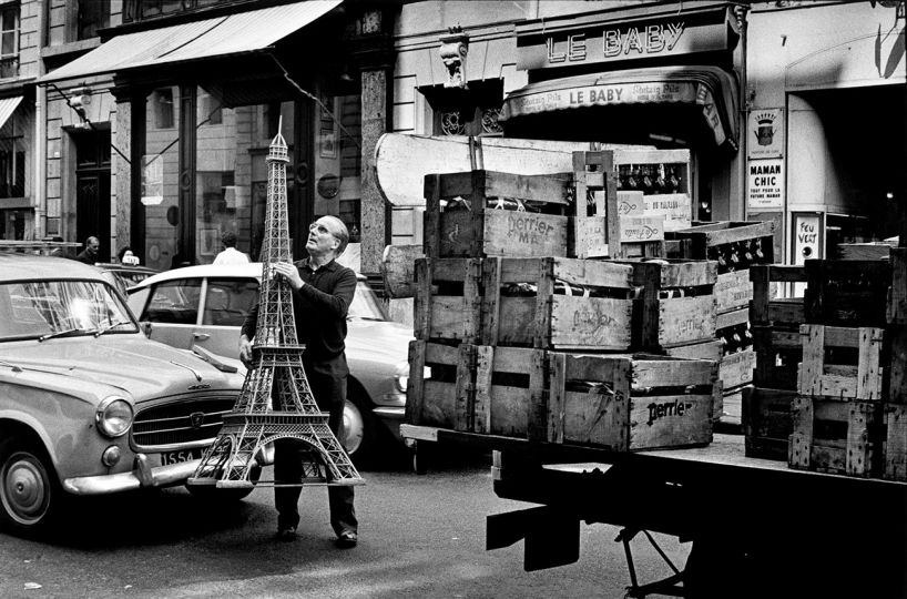 OstLicht Gallery : Elliott Erwitt : Paris - The Eye of Photography Magazine