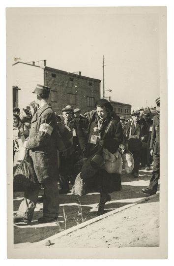 Untitled from Litzmann (Lodz) Ghetto © Henryk Ross (Polish, 1910–1991) 1940–1945 Photograph, gelatin silver print *Gift of Howard Greenberg in honor of Jacques Preis *Courtesy, Museum of Fine Arts, Boston