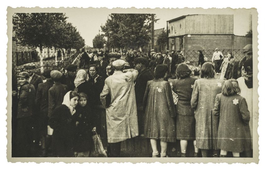 Untitled from Litzmann (Lodz) Ghetto © Henryk Ross (Polish, 1910–1991) 1940–1945 Photograph, gelatin silver print *Gift of Howard Greenberg in honor of Jacques Preis *Courtesy, Museum of Fine Arts, Boston