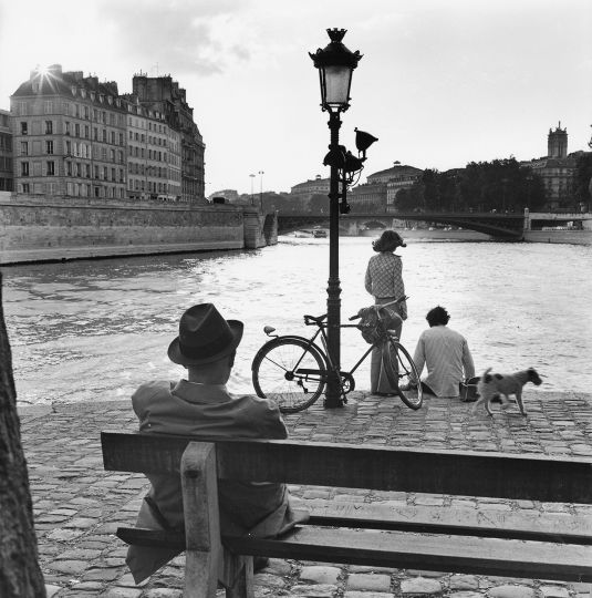 Paris, 1970 © Elliott Erwitt / Magnum Photos, courtesy of OstLicht. Gallery for Photography