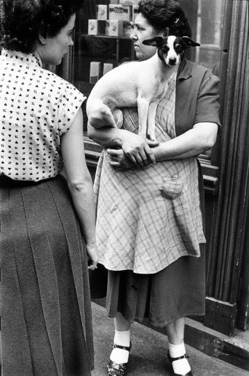 Paris, 1952 © Elliott Erwitt / Magnum Photos, courtesy of OstLicht. Gallery for Photography
