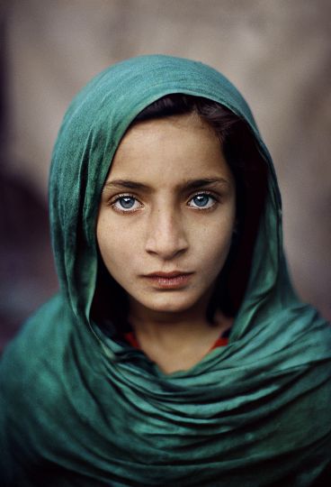 Girl with Green Shawl. Peshawar, Pakistan, 2002. © Steve McCurry