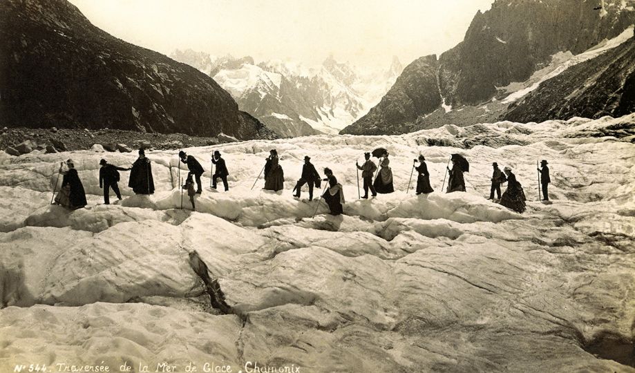 Auguste Garcin, Traversée de la mer de glace, Chamonix, vers 1865, épreuve albuminée. © Collection Crispini, Genève