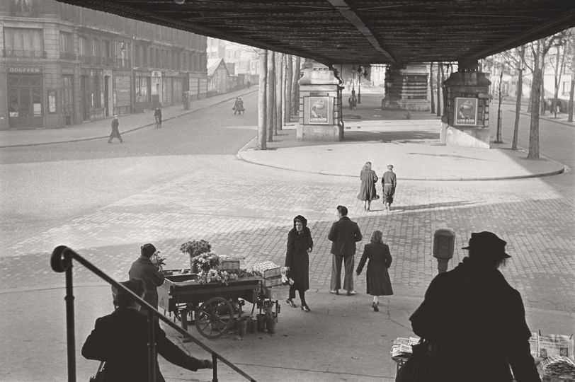 Sous le métro aérien, boulevard de la Chapelle, 1951 Collection Fondation Henri Cartier-Bresson © Fondation Henri Cartier-Bresson/Magnum Photos