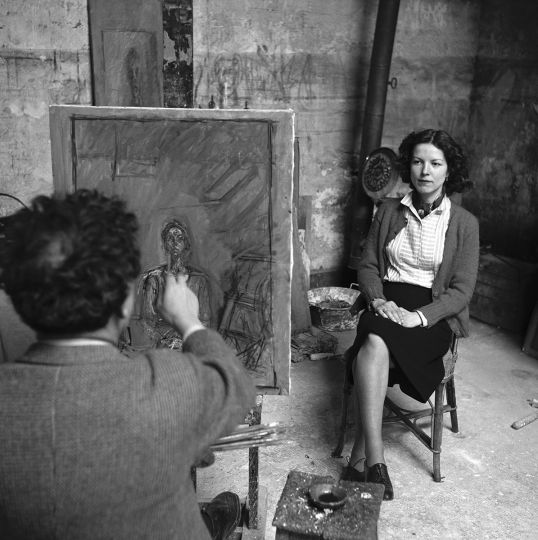 Giacometti dessinant sa femme Annette, Paris, 1954 © Sabine Weiss