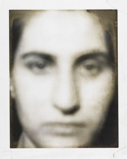 Payram Fragile, 1988-2008 - Polaroïd 55, 11 x 14 cm - Courtesy Galerie Maubert