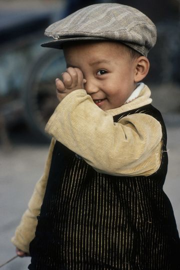 jeune chinois au Temple du Ciel, Beijing, Pekin, Chine. © Marc Garanger novembre 1981.