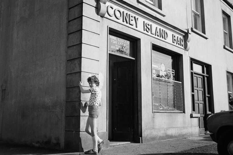 Martin Parr, Errit, comté Roscommon, Irlande, 1983 © Martin Parr : Magnum Photos. Avec la courtoisie de kamel mennour, Paris:London
