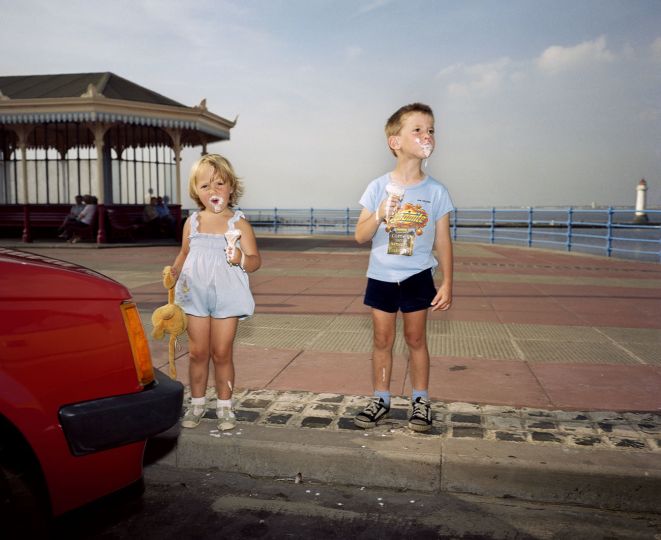 Martin Parr, New Brighton, Angleterre, 1983-1986 (série The Last Resort) © Martin Parr : Magnum Photos. Avec la courtoisie de kamel mennour, Paris:London