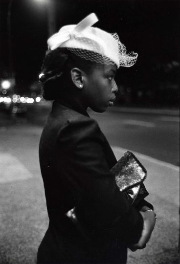 Saturday Night, on her way to church on 116th st, Harlem, 1985 © Martine Barrat – Courtesy La Galerie Rouge