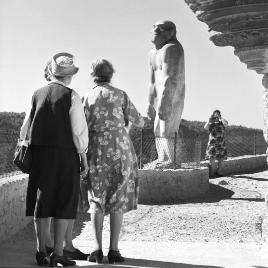 Les Eyzies, Dordogne, 1964. Jean Dieuzaide – Mairie Toulouse, Archives municipales.