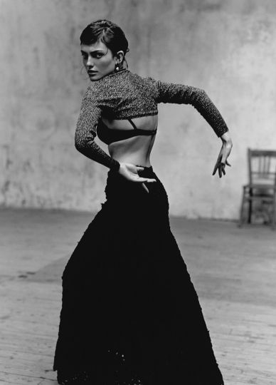 Laura dancing © Jacques Olivar - Courtesy The Selects Gallery
