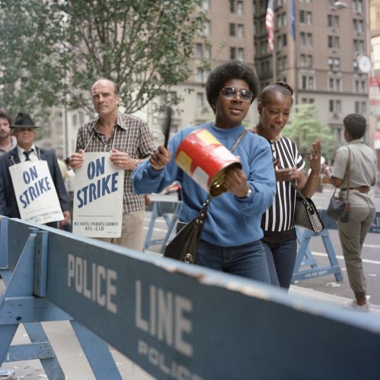 27 Day Strike of Hotel Workers, Summer, 1985 © Janet Delaney - Courtesy of the artist and EUQINOM Gallery
