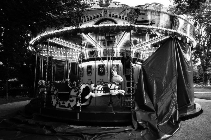 Carousel - Amour Toujours © Tony Maniaty 