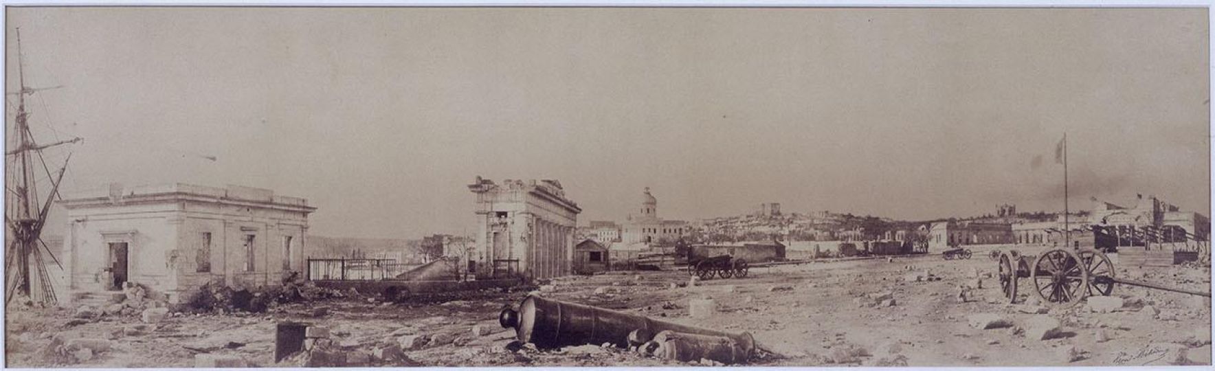 Léon-Eugène Mehedin, Vue de la ville et du port, Sébastopol, 1855 © Paris - Musée de l'Armée, Dist. RMN-Grand Palais / Christian Moutarde