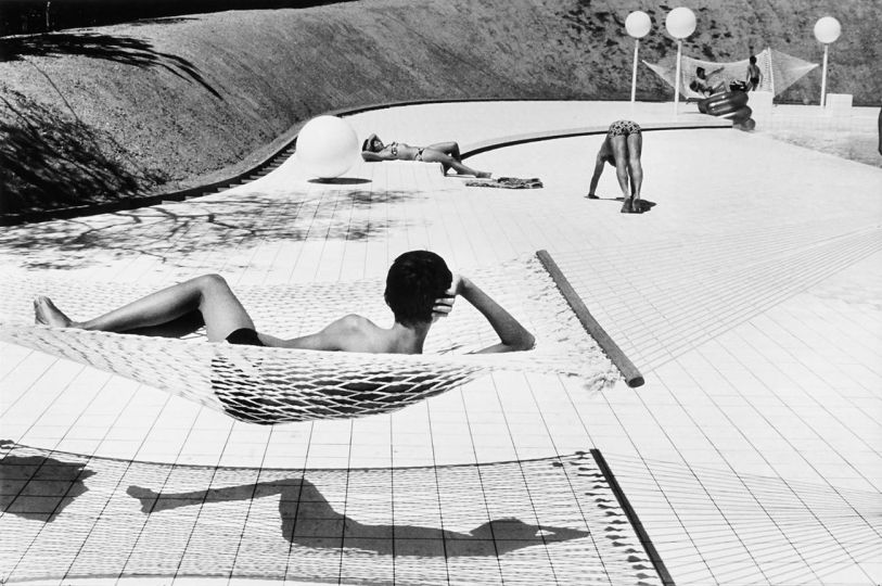 Martine Franck - Swimming pool designed by Alain Capeilleres, Le Brusc, Var, France, 1976 /
page 66
© Martine Franck/Magnum Photos / Courtesy Peter Fetterman Gallery
