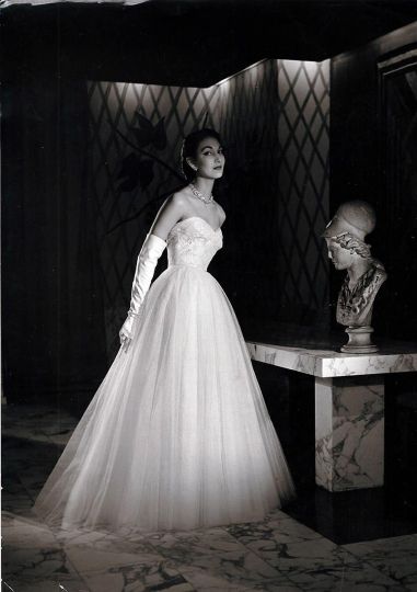 in focusgalerie : Willy Maywald : Paris – Haute Couture of the Fifties ...