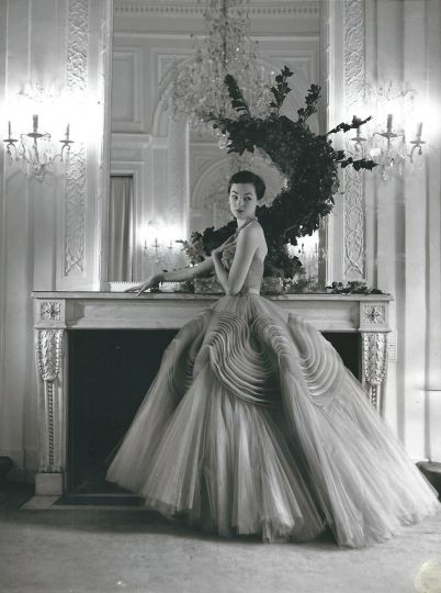 in focusgalerie : Willy Maywald : Paris – Haute Couture of the Fifties ...