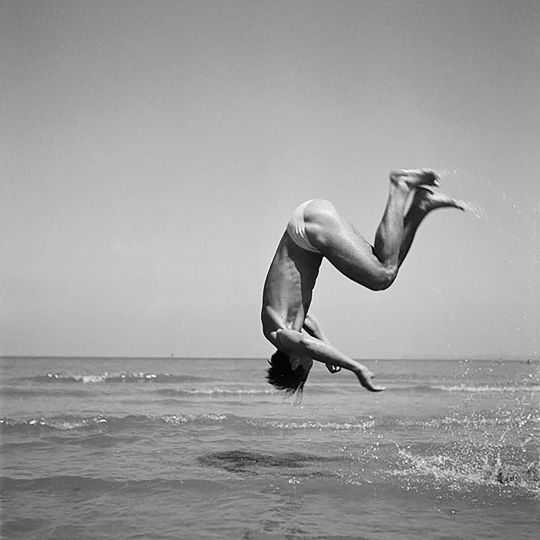 « Le saut périlleux, Deauville, années 30 » Roger SCHALL / ARGENTIC