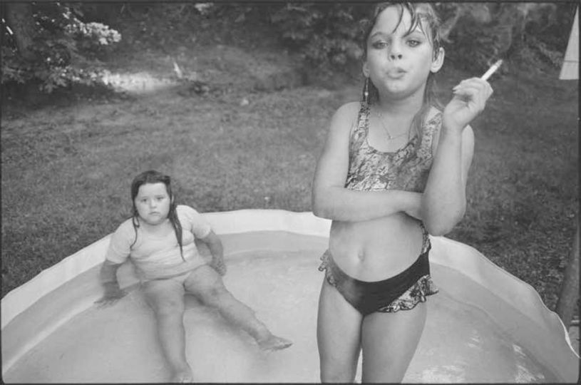 Amanda et sa cousine Amy, Valdese, Caroline du Nord, États-Unis, 1990 © Mary Ellen Mark   