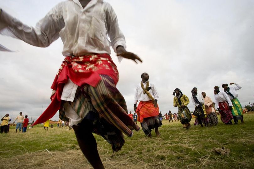 FINIMA, NIGERIA, 2006 Residents celebrate Funfu Ma Tie, which is a harvest festival that marks the break in the rainy season when people can harvest their crops and start fishing again. © Ed Kashi - Courtesy Kehrer Verlag