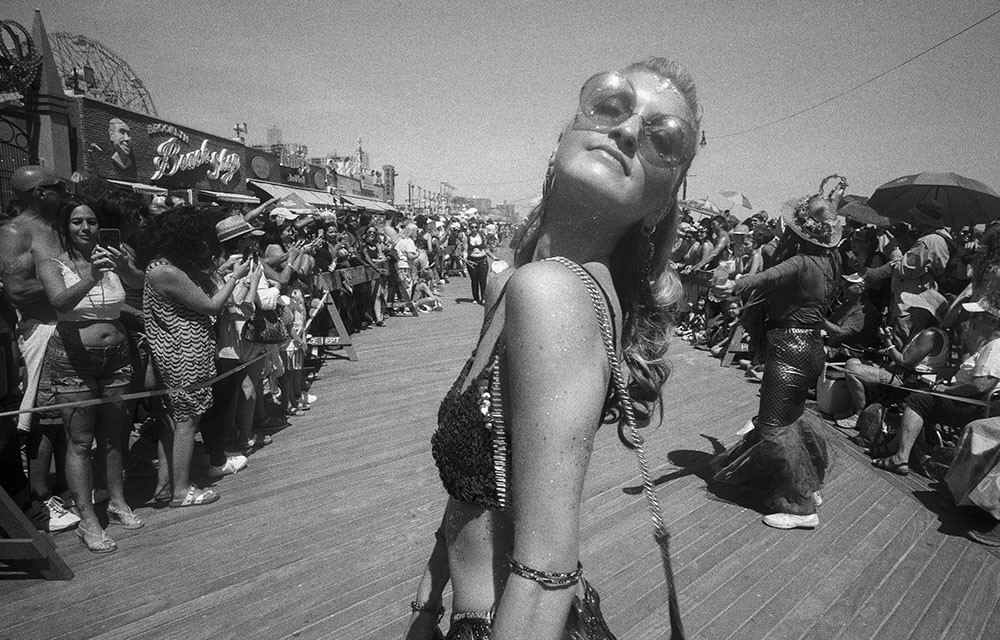 Schiffer Publishing : Harvey Stein : Coney Island People - 50