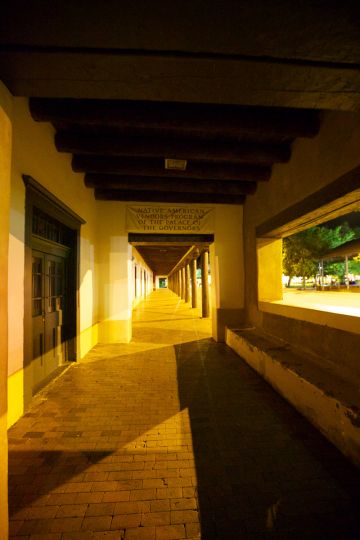 Vanishin West. Midnight at the Palace of the Governors © Erwin More