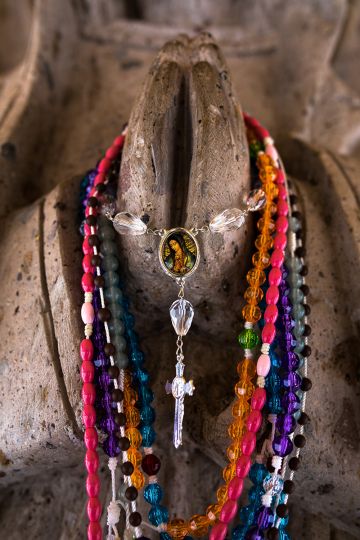 Vanishing West. Chimayo praying hands © Erwin More