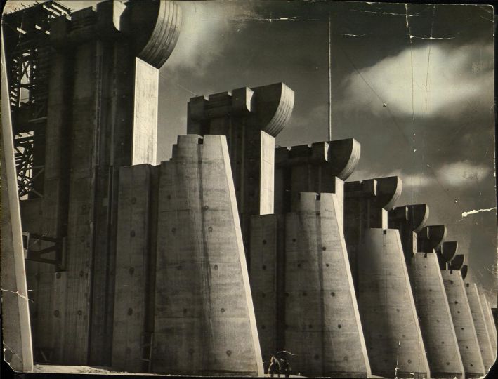 Fort Peck Dam, Montana, 1936 Margaret Bourke‑White (American, 1904–1971) Photograph, gelatin silver print * Life Picture Collection * Photo by Margaret Bourke‑White. © LIFE Picture Collection. * Courtesy Museum of Fine Arts, Boston