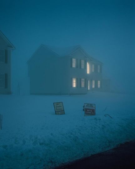 #2424-B, 1999 © Todd Hido -Courtesy de l'artiste et de la Galerie Les filles du calvaire, Paris