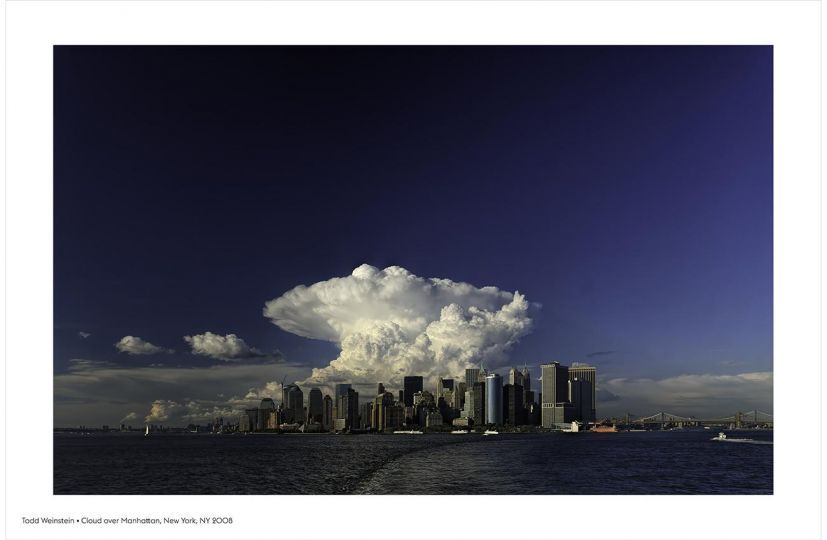 Cloud over Manhattan, NY 2008 © Todd Weinstein - Courtesy Janice Charach Gallery 