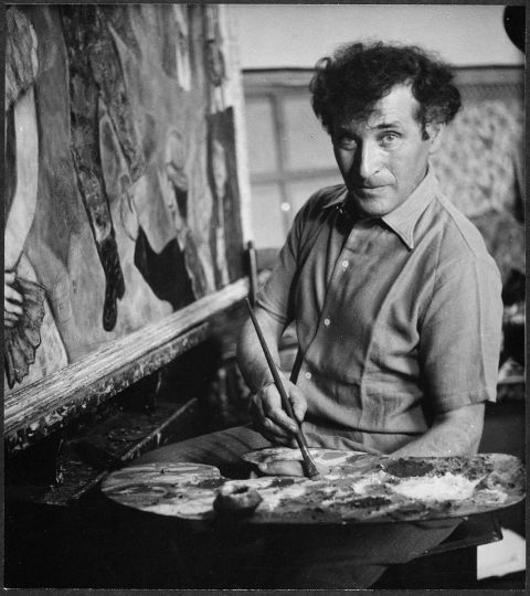 Marc Chagall (1887-1985), peintre français d'origine russe, dans son atelier. Paris, août 1934. © Boris Lipnitzki / Roger-Viollet