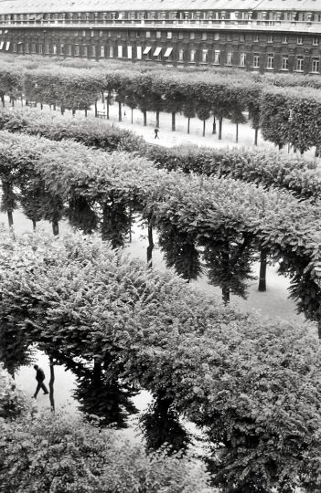 Palais-Royal, Paris , 1960, printed early 1990's © Fondation Henri Cartier-Bresson, Magnum Photos / Courtesy of Hulett Collection
