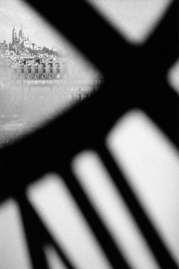 Rive Gauche No. 13, Paris, France, 2022 © Kit Young / Courtesy of Hulett Collection
