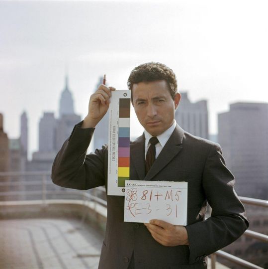 Tony Vaccaro with Test Strip, NYC, 1960 © Tony Vaccaro - Courtesy Monroe Gallery of Photography