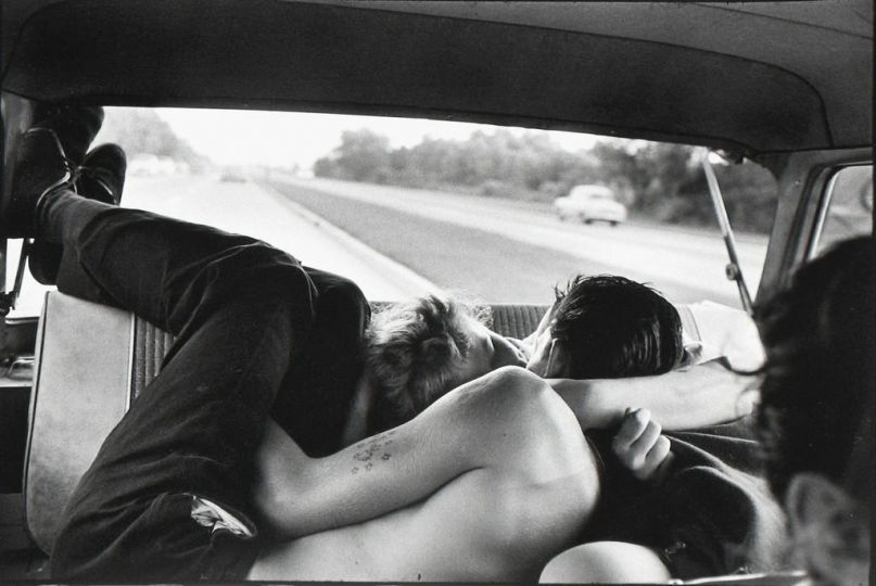 Bruce Davidson 1933 - Brooklyn Gang (couple kissing in the back seat of a car), 1959/Printed Later
Signed in pencil on verso. Gelatin silver print
© Bruce Davidson / Courtesy Peter Fetterman Gallery
