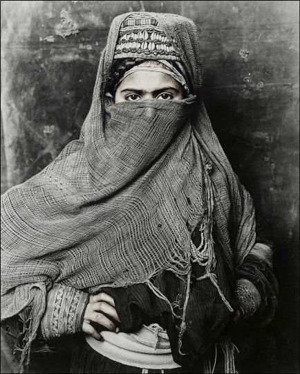 15. Jan C Schlegel, Essence, Zahirana #2, Kalashi tribe, Pakistan, 2017 by courtesy of Echo Fine Arts