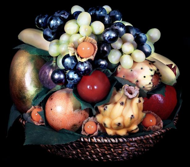 Série « Corbeille de fruits », 2007 Sans titre / « Fruits Baskets » series, 2007 Untitled © Valérie Belin - From Valérie Belin, The Uncertain Beauty of the World (Atelier EXB / MUba, Tourcoing, 2023)