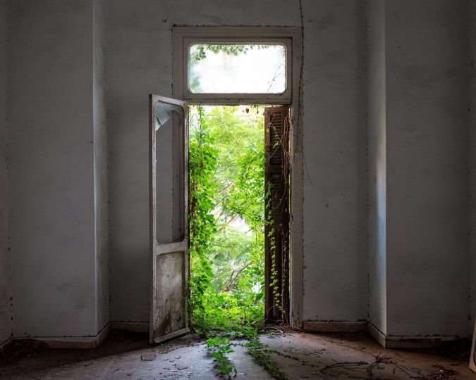 Open Door, Beirut, Lebanon, 2022 © Rania Matar- Courtesy of the artist and Fitchburg Art Museum