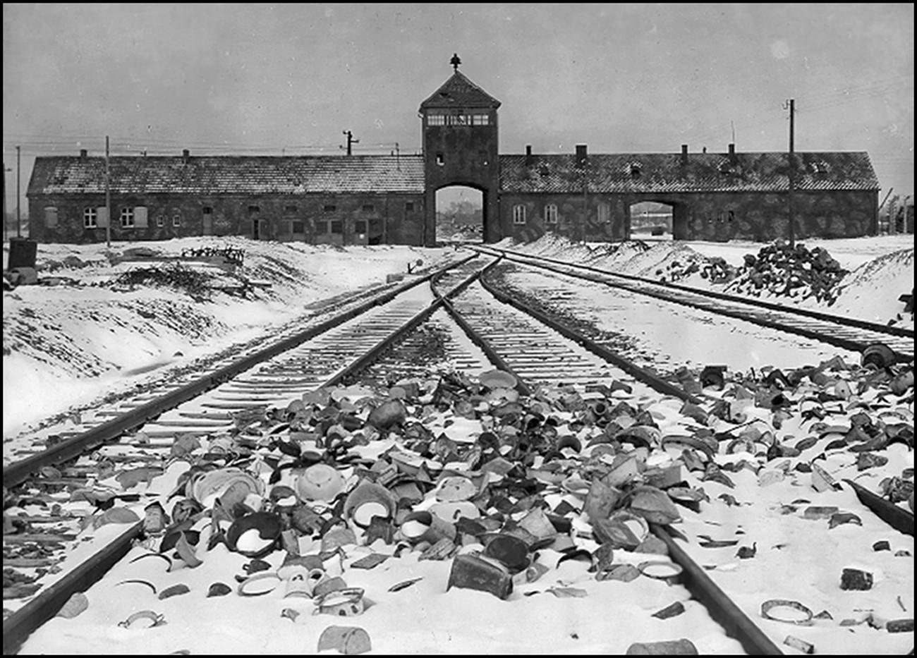 Photography and the Holocaust: Then & Now – by Robert Hirsch - The Eye ...