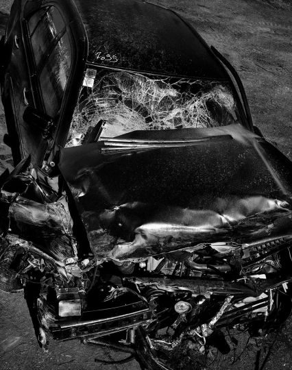 Série « Voitures », 1998 Sans titre / « Cars » series, 1998 Untitled © Valérie Belin - From Valérie Belin, The Uncertain Beauty of the World (Atelier EXB / MUba, Tourcoing, 2023)
