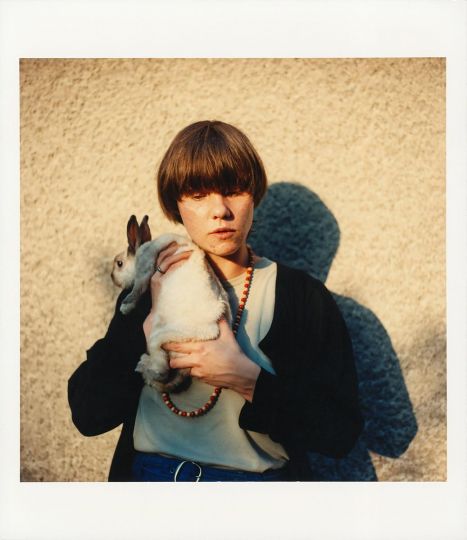 Christa Mayer, aus der Serie / from the series Sonja und Hase, 1994, C-Print, 19,5 × 19,5 cm © Christa Mayer