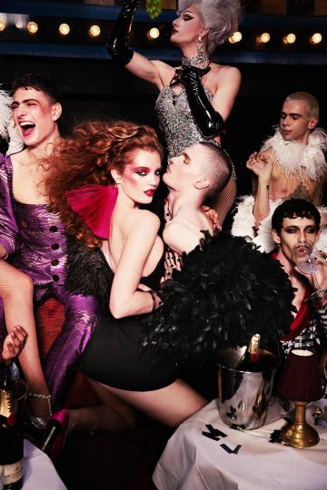 © Ellen von Unwerth - Courtesy of the artist and SCAD FASH Museum of Fashion + Film