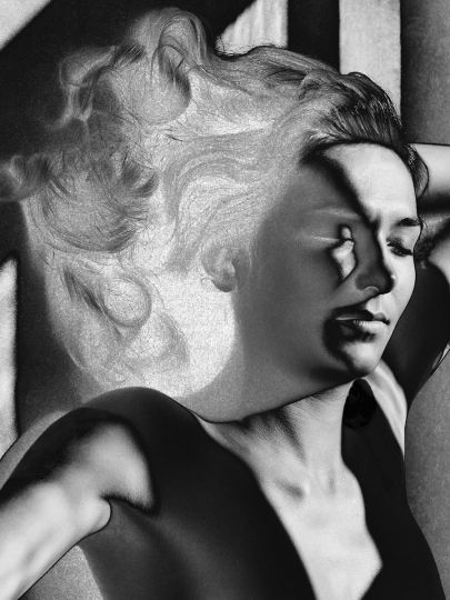 Emblem, Kings Road © Mona Kuhn