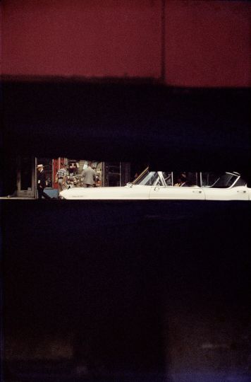 Saul Leiter. Entre les planches, vers 1957. © Saul Leiter Fondation, 2023