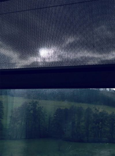 Droite [Vue de l'esprit] © 2023 Anouk Azar