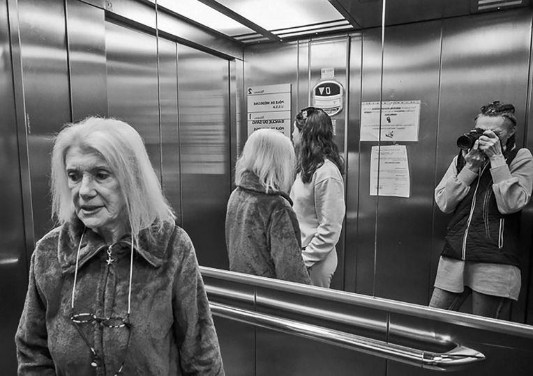 Sortir du trou [Mères Filles] © 2023 Florence Dibon