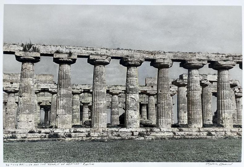 The basilica and the temple of Neptune, Paestum © Elizabeth Lennard - Courtesy of the artist and Galerie Coutaz